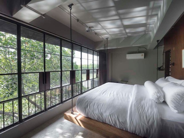 เซ้งหรือขายกิจการรีสอร์ทใหม่ พื้นที่ทั้งหมด 3 ไร่ ใกล้หาดเจ้าสำราญ อำเภอบ้านแหลม เพชรบุรี เป็นวิลล่าหลังใหญ่ ติดทะเลสาป ห่างจากทะเลเพียง 50 เมตร